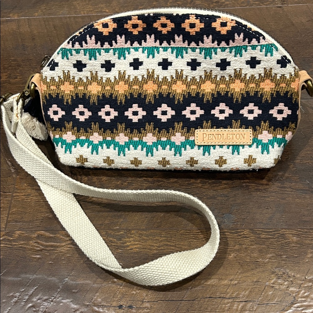 Pendleton Women's Geometric Clutch - Navy, Brown, Cream